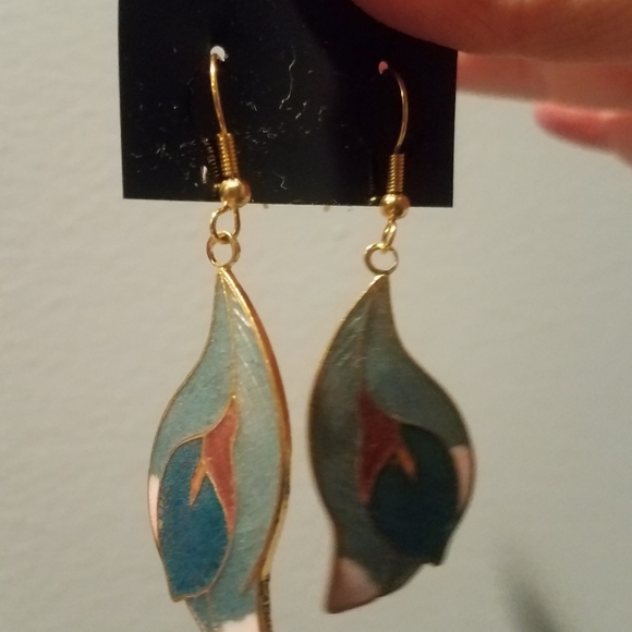 Genuine cloisonné flow motif earrings. Brand new - Picture 3 of 3